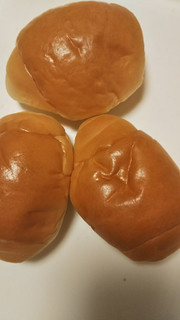 「ヤマザキ 北海道産バター使用バターロール 袋8個」のクチコミ画像 by レビュアーさん