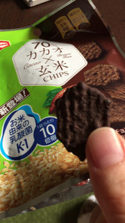 「亀田製菓 カカオ×玄米 袋30g」のクチコミ画像 by レビュアーさん