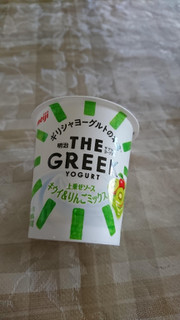 「明治 THE GREEK YOGURT キウイ＆りんごミックス カップ100g」のクチコミ画像 by ごまめろんさん