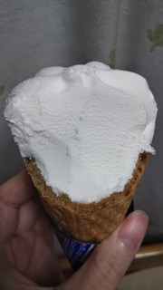 「ロッテリアアイスクリームショップ カルピスアイスコーン」のクチコミ画像 by 高野アイスさん