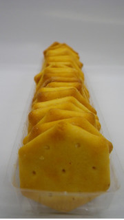 「ブルボン プチ クラッカーノチーズ味 袋30g」のクチコミ画像 by キックンさん