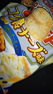 「カルビー ピザポテト コク濃チーズ味 袋60g」のクチコミ画像 by チー錦さん