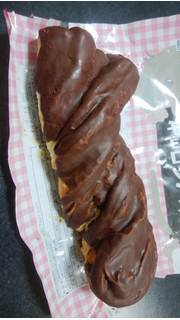 「神戸屋 チョコツイストデニッシュ 袋1個」のクチコミ画像 by しろねこエリーさん