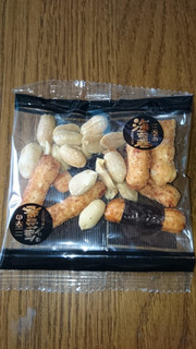 「三幸製菓 三幸の海苔巻 2つの梅味ミックス 袋80g」のクチコミ画像 by Rina さん