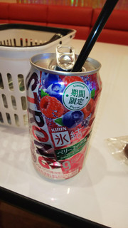 「KIRIN 氷結 ストロング ベリーミックス 缶350ml」のクチコミ画像 by ck.さん