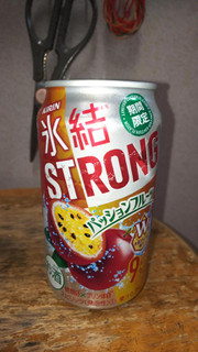 「KIRIN 氷結 ストロング パッションフルーツ 缶350ml」のクチコミ画像 by ck.さん