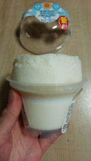 「ファミリーマート まっ白ミルクのスフレ・プリン」のクチコミ画像 by あんじゅろぜさん
