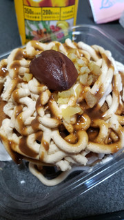 「ローソン Uchi Cafe’ SWEETS モンブランのクリームパンケーキ」のクチコミ画像 by ステぽんさん