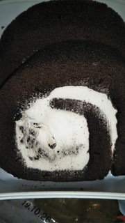 「オランジェ ロールケーキ クッキークリーム パック6個」のクチコミ画像 by チー錦さん