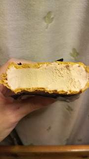「小島屋乳業製菓 ウォーリーをさがせ！ もなかアイス ミルクティー味」のクチコミ画像 by 高野アイスさん