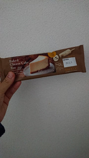 「シャトレーゼ 4種のチーズのベイクドチーズケーキバー 1本」のクチコミ画像 by ぴのこっここさん