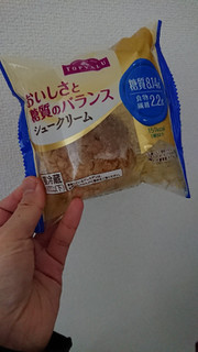 「トップバリュ おいしさと糖質のバランス シュークリーム 袋1個」のクチコミ画像 by ぴのこっここさん