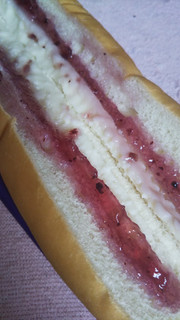 「神戸屋 レアチーズフランスパン 袋1個」のクチコミ画像 by レビュアーさん