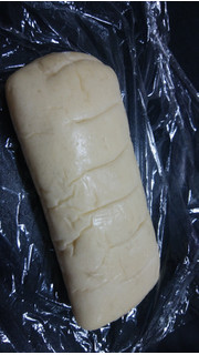 「第一パン サラダチキンパン スモークチーズ入り 袋1個」のクチコミ画像 by しろねこエリーさん
