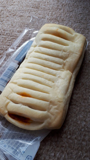 「ファミリーマート ファミマ・ベーカリー もっちパン ミート＆チーズ」のクチコミ画像 by レビュアーさん