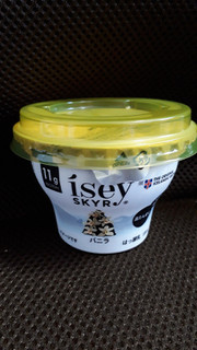 「日本ルナ Isey SKYR バニラ カップ120g」のクチコミ画像 by レビュアーさん