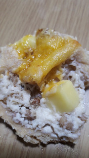 「ローソン NL 大麦の蜂蜜とクルミのチーズパン」のクチコミ画像 by レビュアーさん
