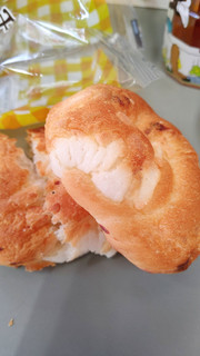 「ロバパン チーズダッチ 袋4個」のクチコミ画像 by レビュアーさん