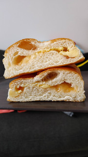 「ロバパン 国産ふじりんごのクリームパン 袋1個」のクチコミ画像 by レビュアーさん