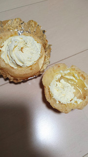 「イタリアン・トマト CafeJr. ふんわりホイップクッキーシュークリーム」のクチコミ画像 by レビュアーさん