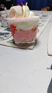 「シャトレーゼ 北海道産純生クリーム使用 苺とホワイトチョコのカップデザート」のクチコミ画像 by レビュアーさん