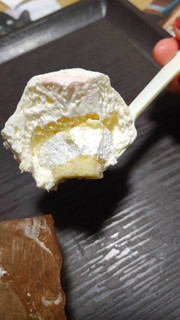 「ローソン Uchi Cafe’ SWEETS Specialite 雲泡クリームの苺ショート」のクチコミ画像 by レビュアーさん