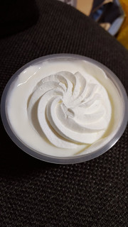 「セイコーマート YOUR SWEETS ミルクソースを絞った豊富牛乳バニラプリン」のクチコミ画像 by レビュアーさん