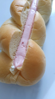 「ロバパン いちごミルクツイスト 袋1個」のクチコミ画像 by レビュアーさん
