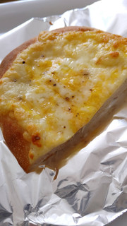 「セブン-イレブン もっちり熟成ピザ たっぷりチーズ」のクチコミ画像 by レビュアーさん