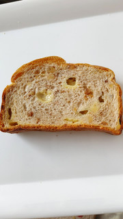 「ローソン マチノパン ふにゃもち五穀ブレッド くるみとチーズ」のクチコミ画像 by レビュアーさん