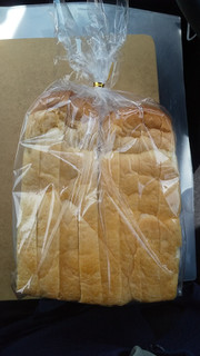 「ロヂャース商事 ベーカリー部 トースト 食パン 袋8枚」のクチコミ画像 by 市松魚さん