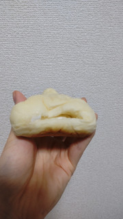 「ミニストップ MINISTOP CAFE ソフトクリームみたいなパン」のクチコミ画像 by sumicoさん