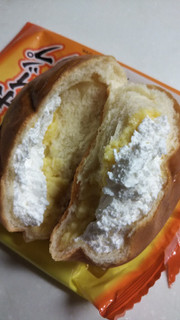 「Pasco たっぷりホイップクリームパン 袋1個」のクチコミ画像 by なんやかんやさん