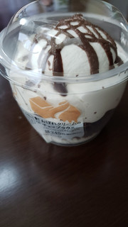 「ローソン Uchi Cafe’ おぼれクリームのチョコブラウニー」のクチコミ画像 by haruuuさん