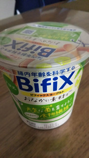 「江崎グリコ BifiX おなかに素材＋ヨーグルト アロエ カップ330g」のクチコミ画像 by なんやかんやさん