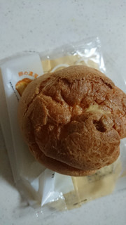 「ローソン Uchi Café 生カスタードシュークリーム 袋1個」のクチコミ画像 by ぴのこっここ就寝中さん
