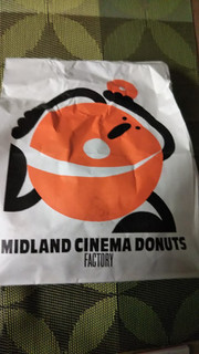 「MIDLAND CINEMA DONUTS FACTORY アーモンドチョコレート 1個」のクチコミ画像 by なんやかんやさん