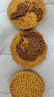 「フルタ チョコサンドクッキー 箱10枚」のクチコミ画像 by レビュアーさん