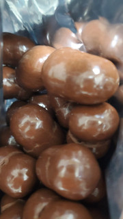 「ファミリーマート ファミマル チョコを味わうコーンチョコ 40％増量」のクチコミ画像 by レビュアーさん
