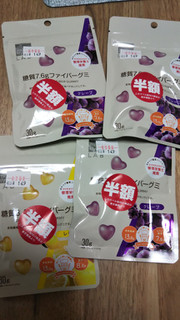「matsukiyo LAB 糖質8.4g ファイバーグミ レモン味 袋30g」のクチコミ画像 by なんやかんやさん