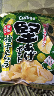 「カルビー 堅あげポテト 柚子こしょう味 袋60g」のクチコミ画像 by なんやかんやさん