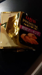 「Q・B・B プレミアム ベビーチーズ 贅沢アーモンド 袋60g」のクチコミ画像 by まーまいとさん