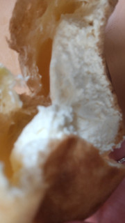 「モンテール 小さな洋菓子店 瀬戸内レモンのレアチーズシュークリーム」のクチコミ画像 by はるなつひさん