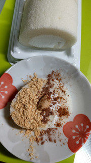 「モンテール 小さな洋菓子店 チーズクリームロールケーキ 4個」のクチコミ画像 by minorinりん さん
