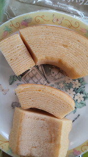 「ファミリーマート 発酵バター香る贅沢バウムクーヘン」のクチコミ画像 by minorinりん さん