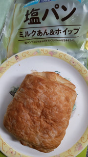 「Pasco 塩パン ミルクあん＆ホイップ 袋1個」のクチコミ画像 by minorinりん さん