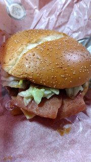 「マクドナルド 炙り醤油風 ベーコントマト肉厚ビーフ」のクチコミ画像 by なべいさん