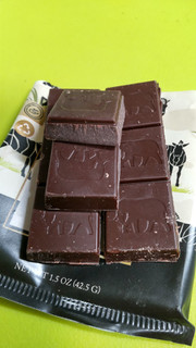 「Endangered Species Chocolate オーツミルク 55％ カカオ ダークチョコレート 85g」のクチコミ画像 by minorinりん さん