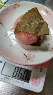 「オーケー 桜餅 こしあん 2個入り」のクチコミ画像 by minorinりん さん