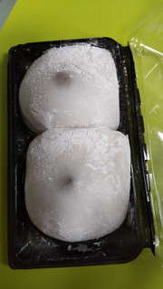 「あわしま堂 国産餅粉を使用した塩大福 パック2個」のクチコミ画像 by minorinりん さん